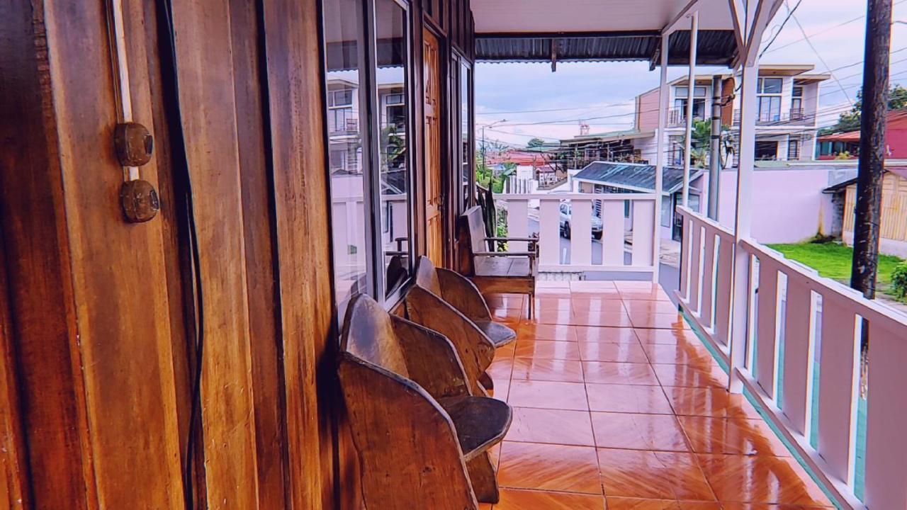 Alpha Arenal Hostel La Fortuna Bagian luar foto